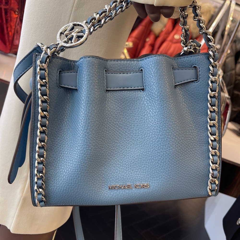 MICHAEL KORS Mina Small Chain Convertible Crossbody XBody Bag
Cornflower Belted - Picture 7 of 16